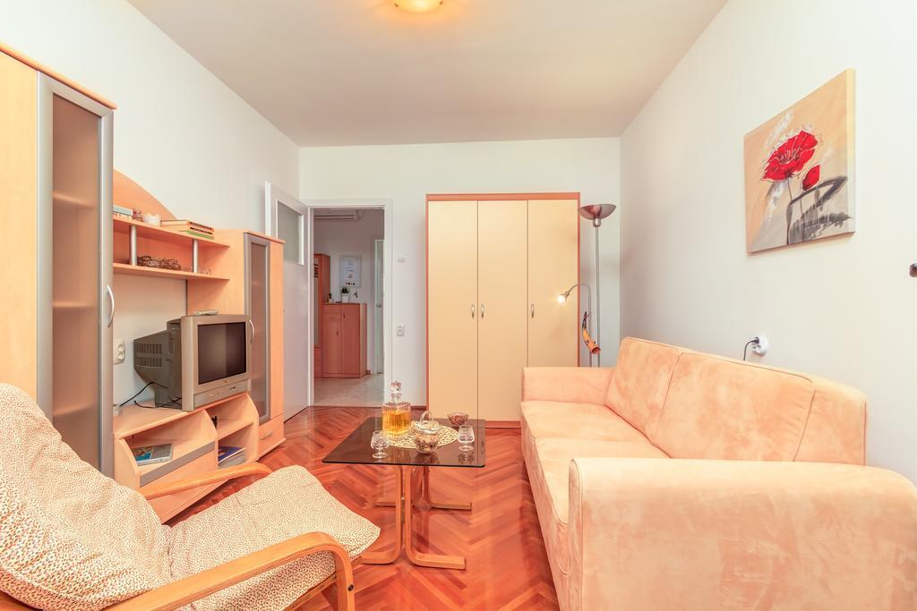 Apartment Barbaresko Σπλιτ Εξωτερικό φωτογραφία