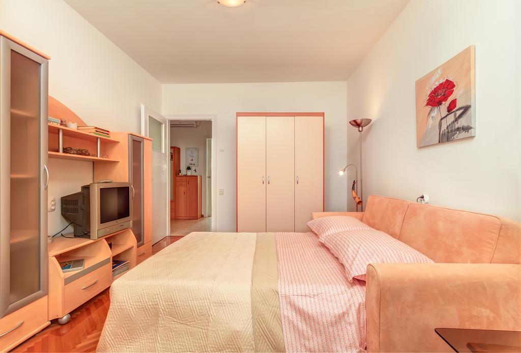 Apartment Barbaresko Σπλιτ Εξωτερικό φωτογραφία