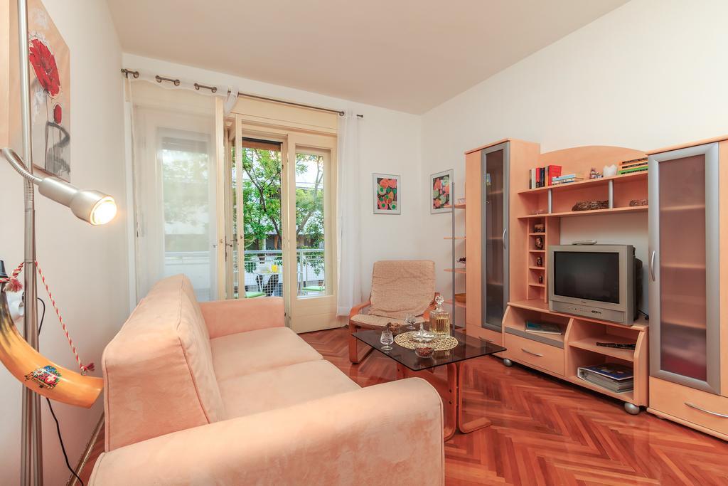 Apartment Barbaresko Σπλιτ Εξωτερικό φωτογραφία