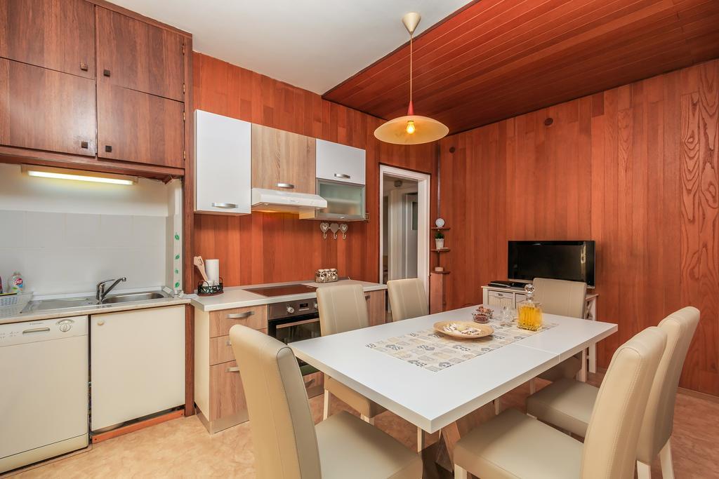 Apartment Barbaresko Σπλιτ Εξωτερικό φωτογραφία